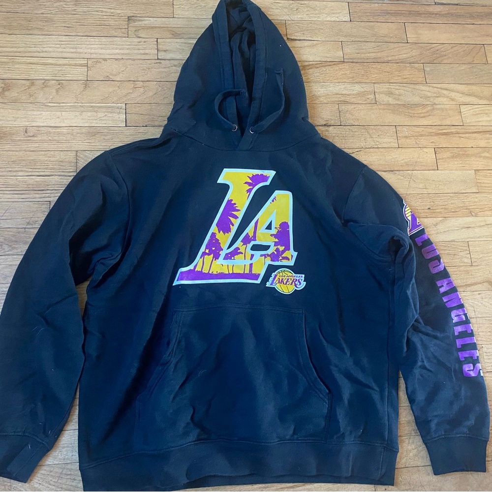 Los Angeles Lakers basketball sweatshirt hoodie size L